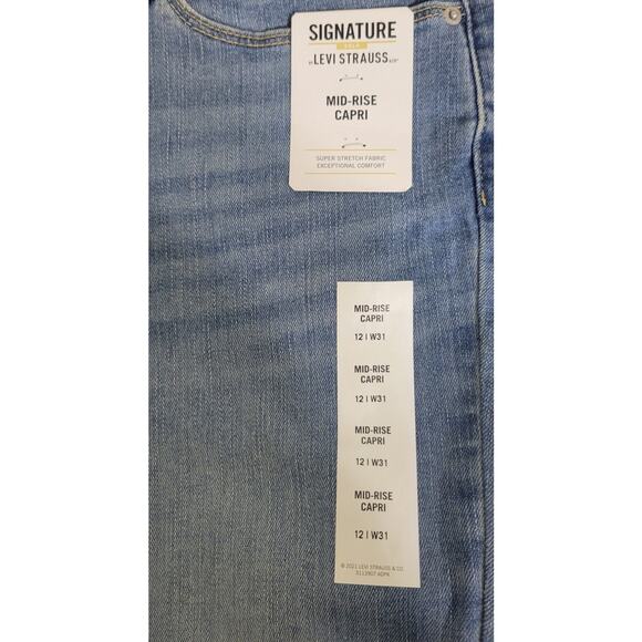 Levi Strauss Signature Capri's Womens 12 Mid Rise Denim Capri Pants Stretch NWT - Picture 7 of 8